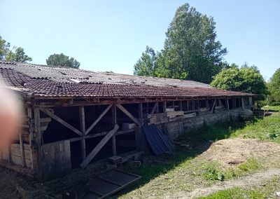 Oglas – Dvorišna zgrada i zemljište Bajinci, Srbac